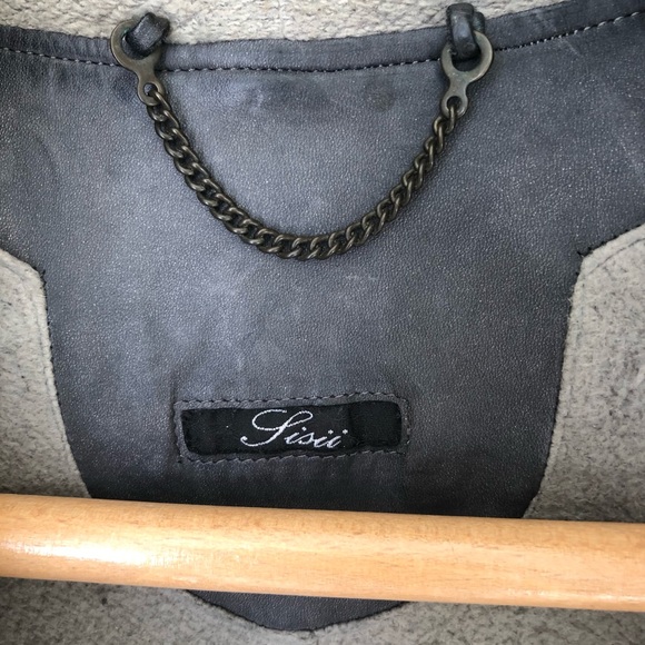 Sisii Leather Parka, size L, hood, zip and snap front fur lining. - Picture 6 of 9